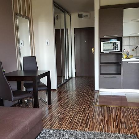 Sunlight Studio Apartment Oradea Eksteriør bilde