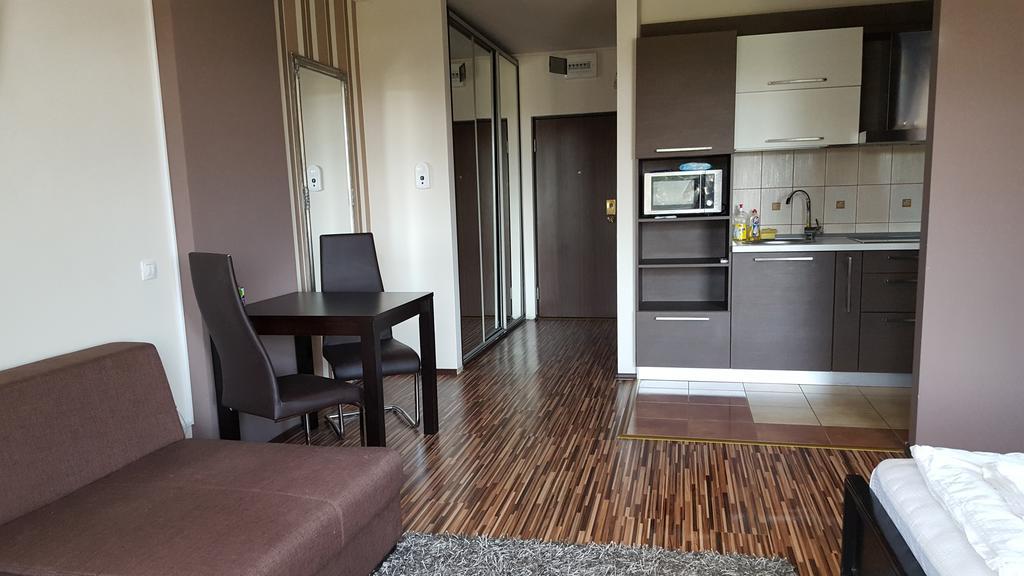 Sunlight Studio Apartment Oradea Eksteriør bilde